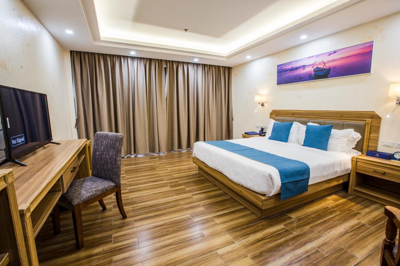 Queen Room