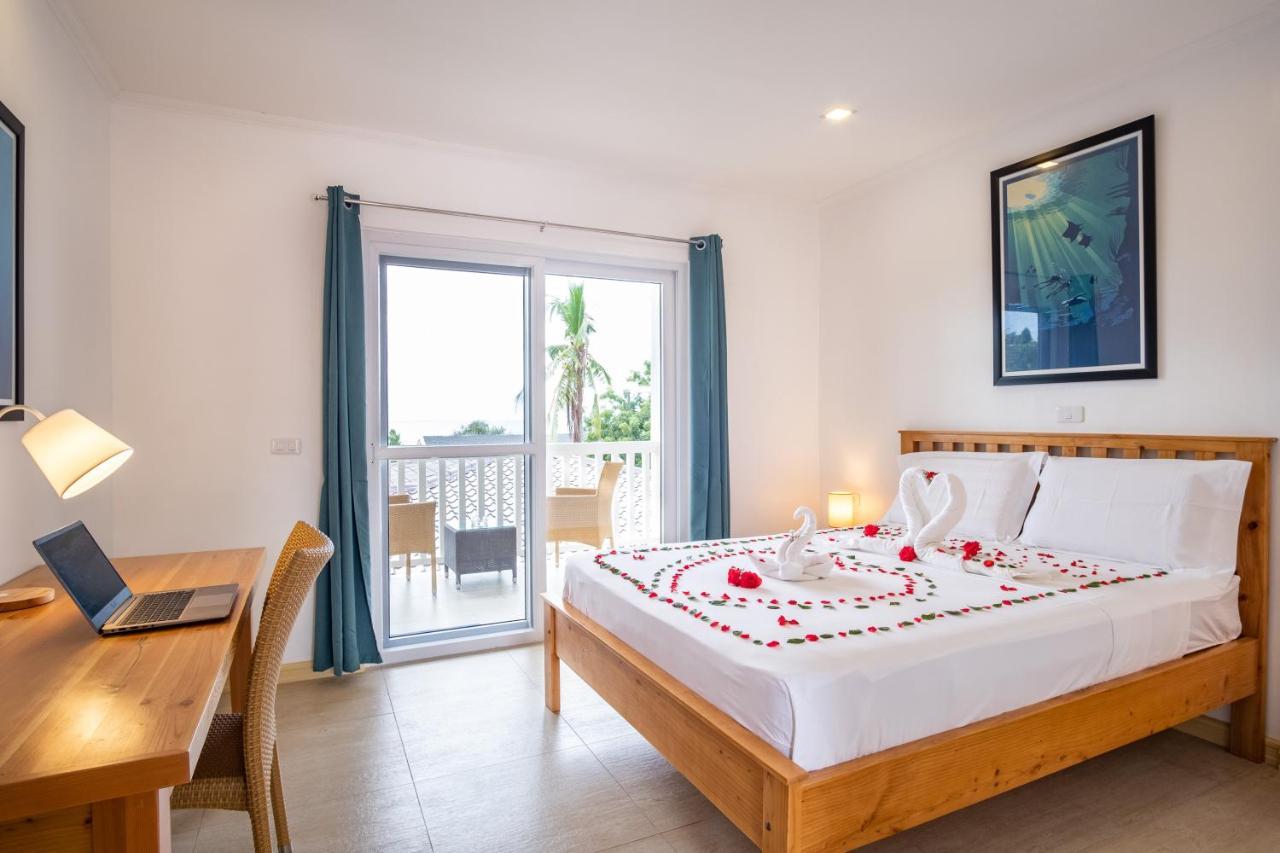 Deluxe Double Room with Balcony,1076109469:JPEG