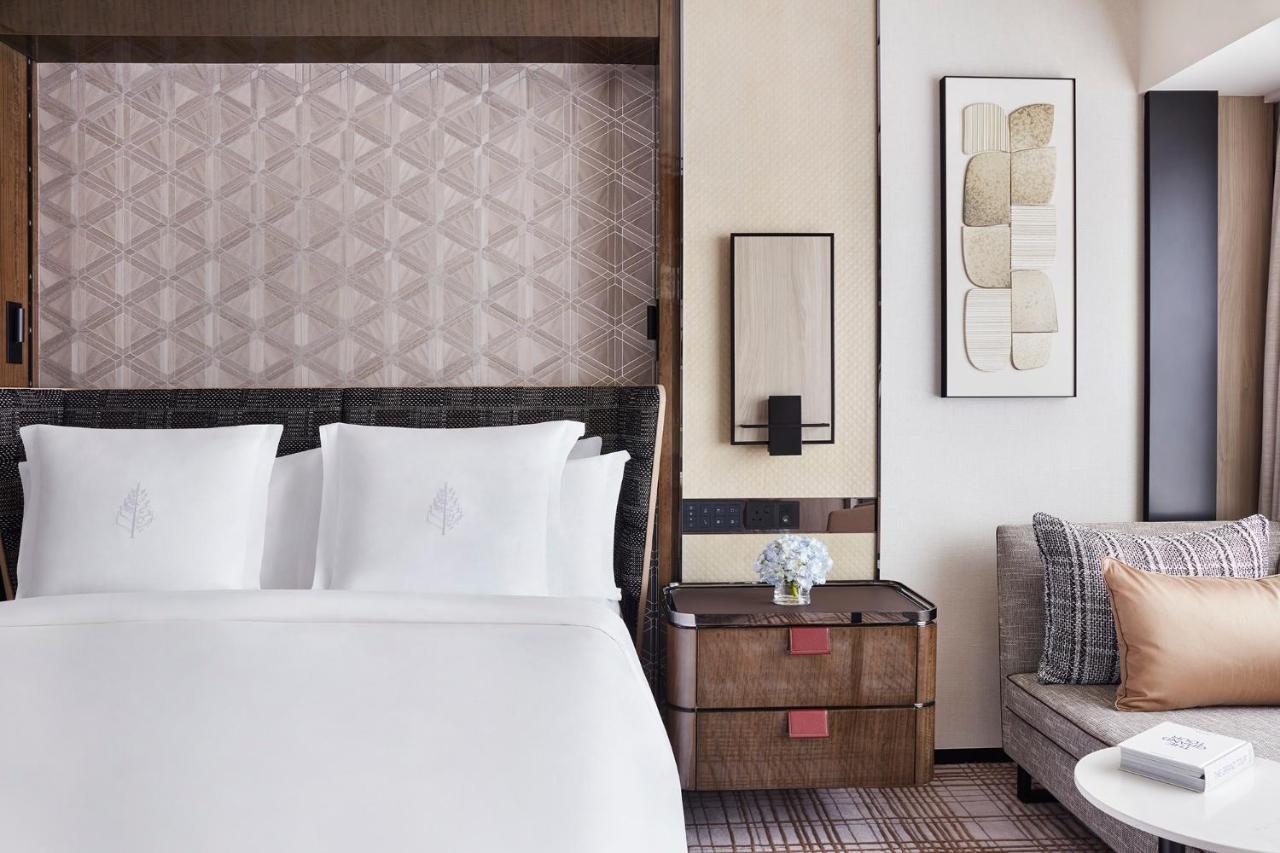 Quarto Executivo com Cama King-size e Vista do Porto