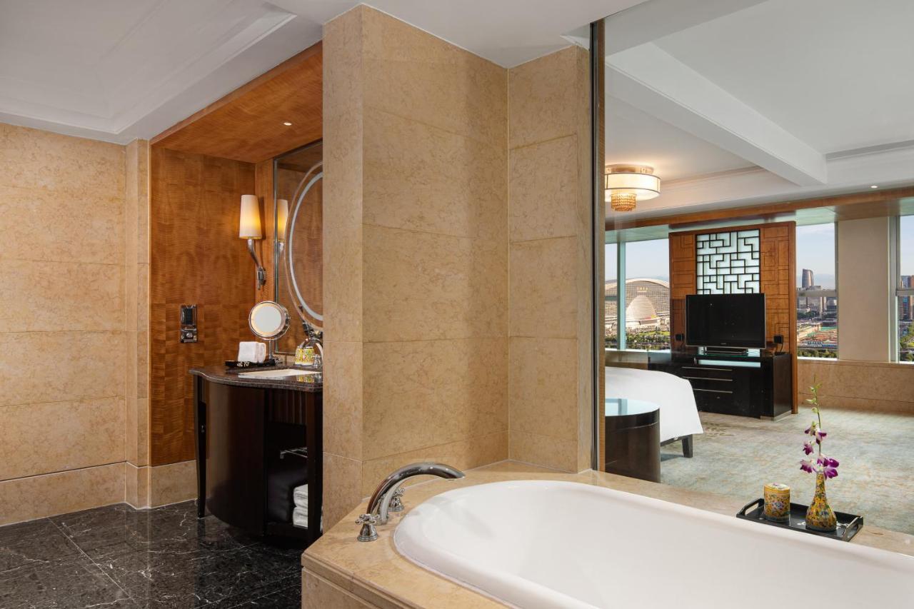 Junior King Suite - Club Lounge Access,1283137333:JPEG