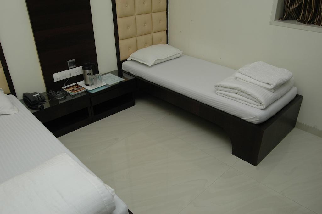 Deluxe Double or Twin Room,111802032:JPEG
