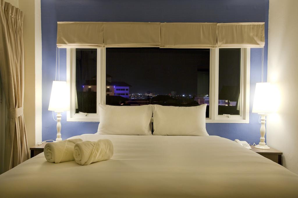 Deluxe Double or Twin Room with Balcony,111805450:JPEG