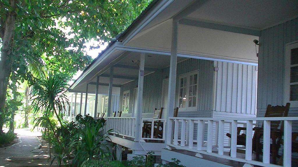 Bungalow,693638430:JPEG