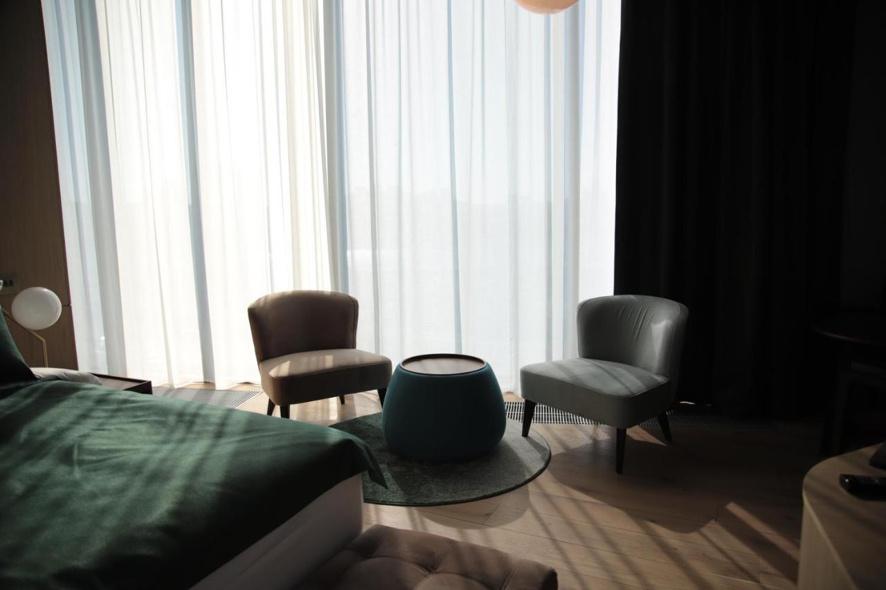 Deluxe Double Room (2 Adults + 1 Child),1194330859:JPEG