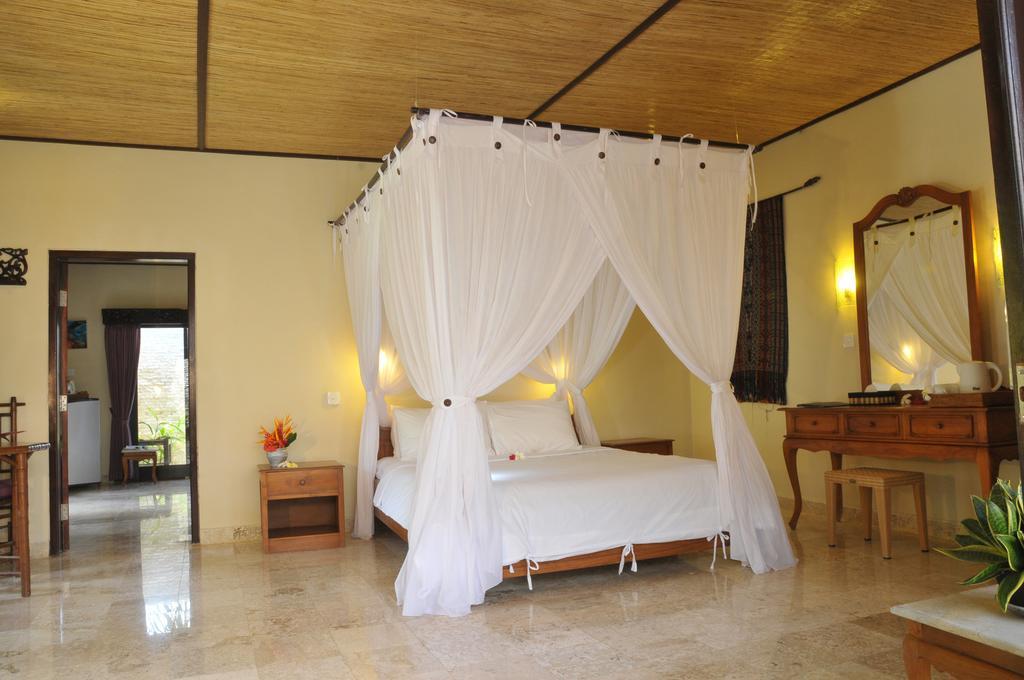 Large Double or Twin Room