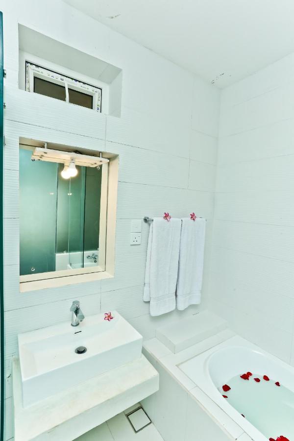 Super Deluxe Room BalconyBath Sea View