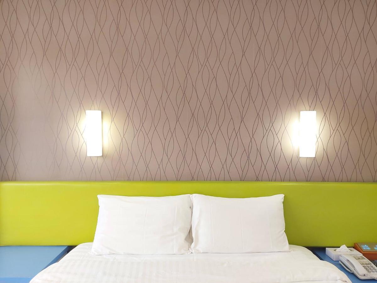 Standard Double Room,1283128168:JPEG
