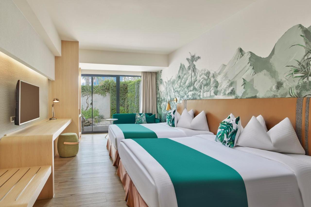 Twin Room Swimming Pool Access