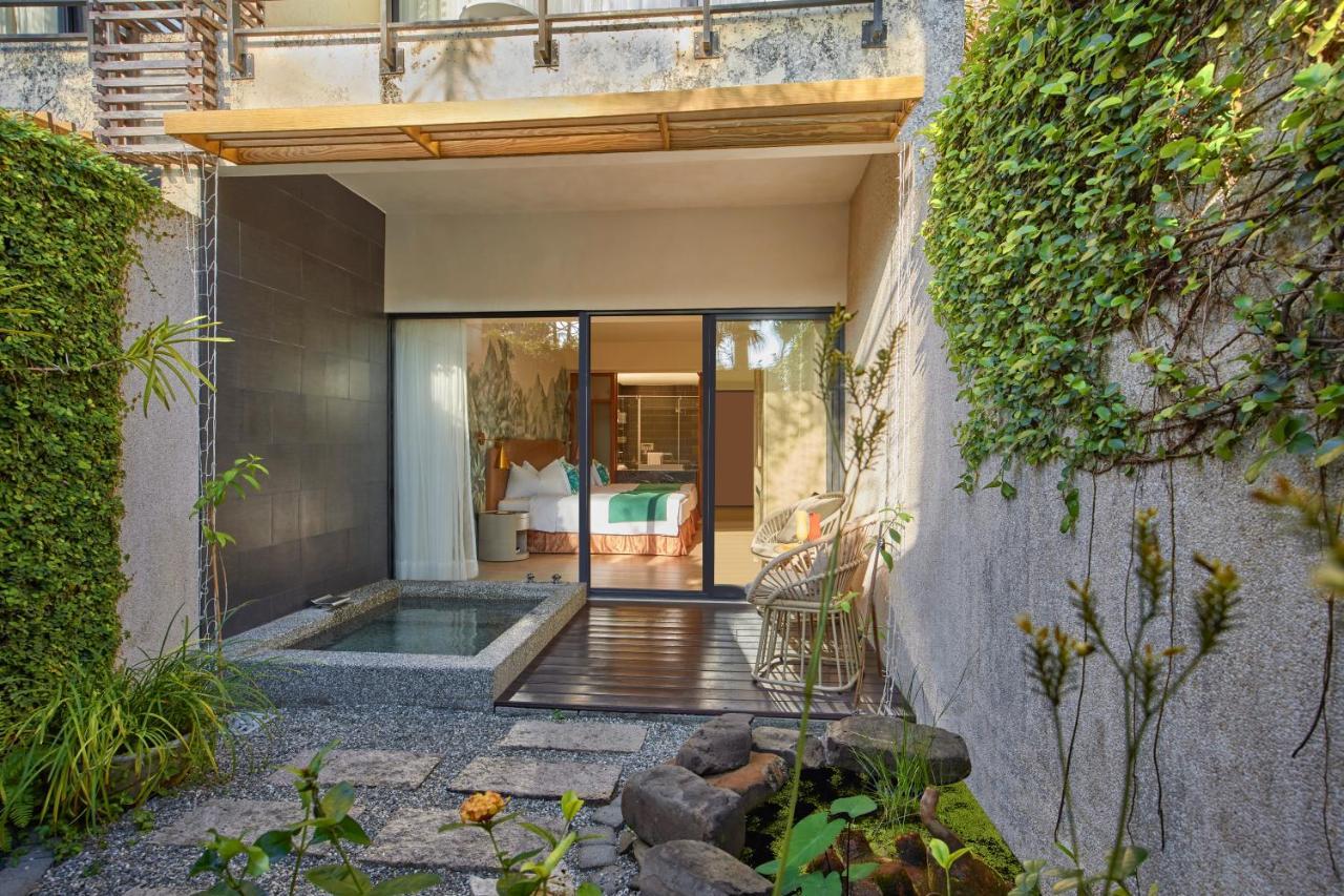 Twin Room Swimming Pool Access