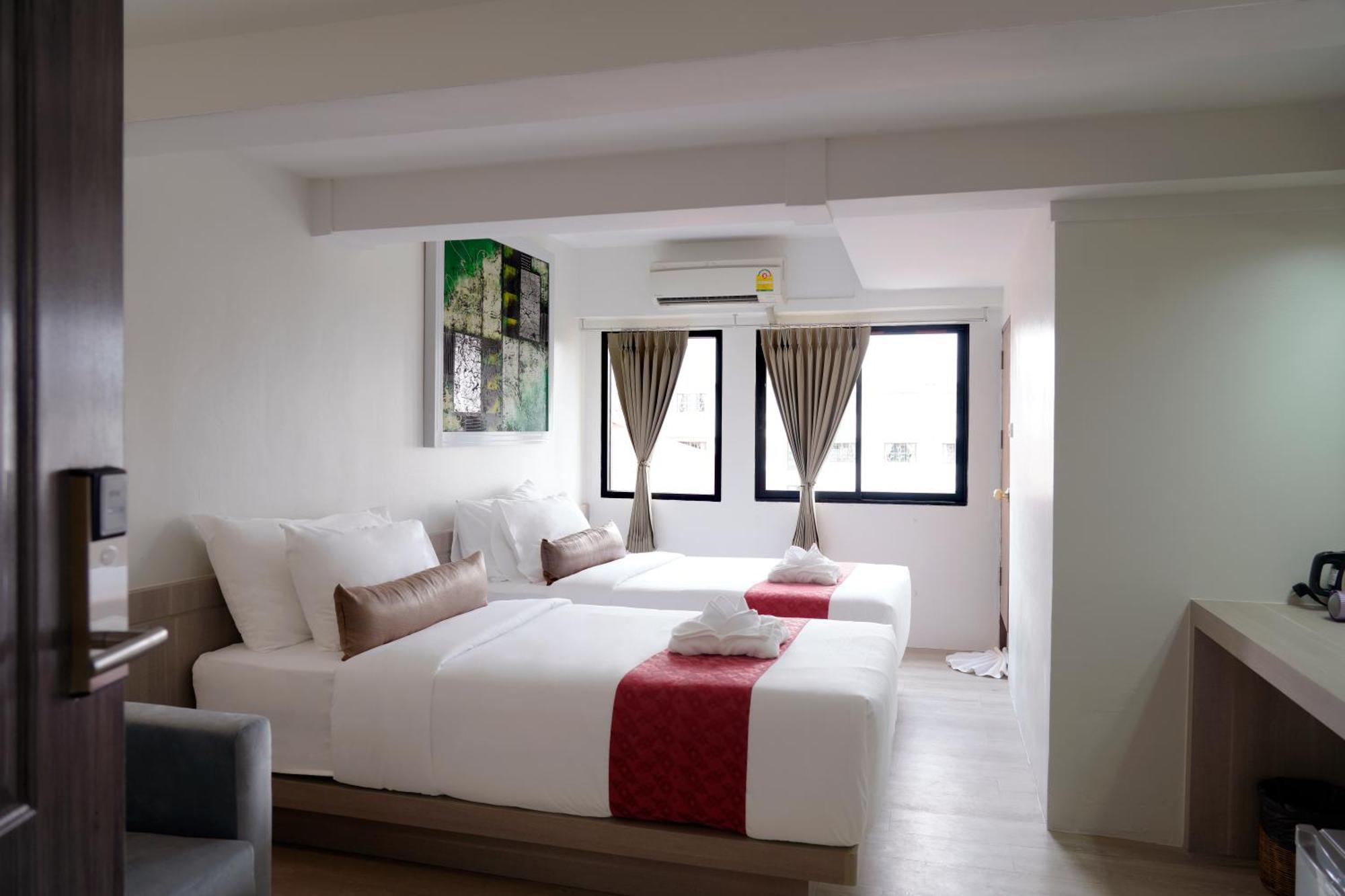 Superior Twin Room with Window,1208918731:JPEG