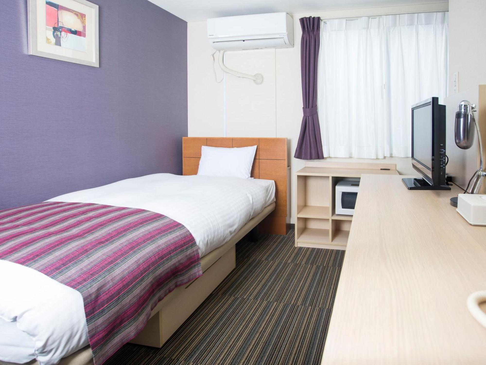 Single Room - Non-Smoking - House Keeping is Optional with Additional Cost,1213280548:JPEG