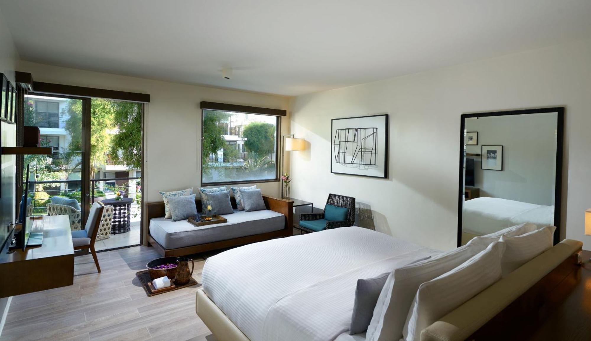 Junior Suite with Free Roundtrip Caticlan Airport Transfers,1277937634:JPEG