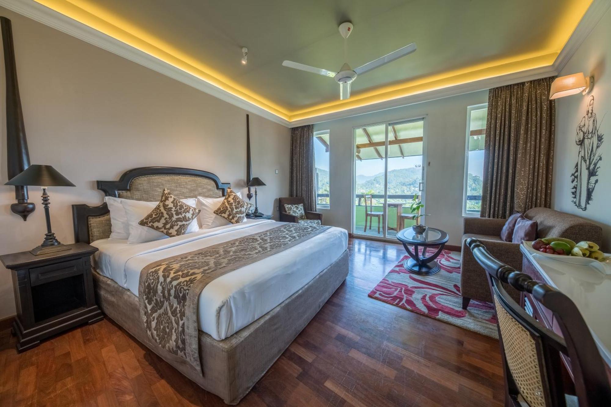 Deluxe with Mountain View,1223845969:JPEG