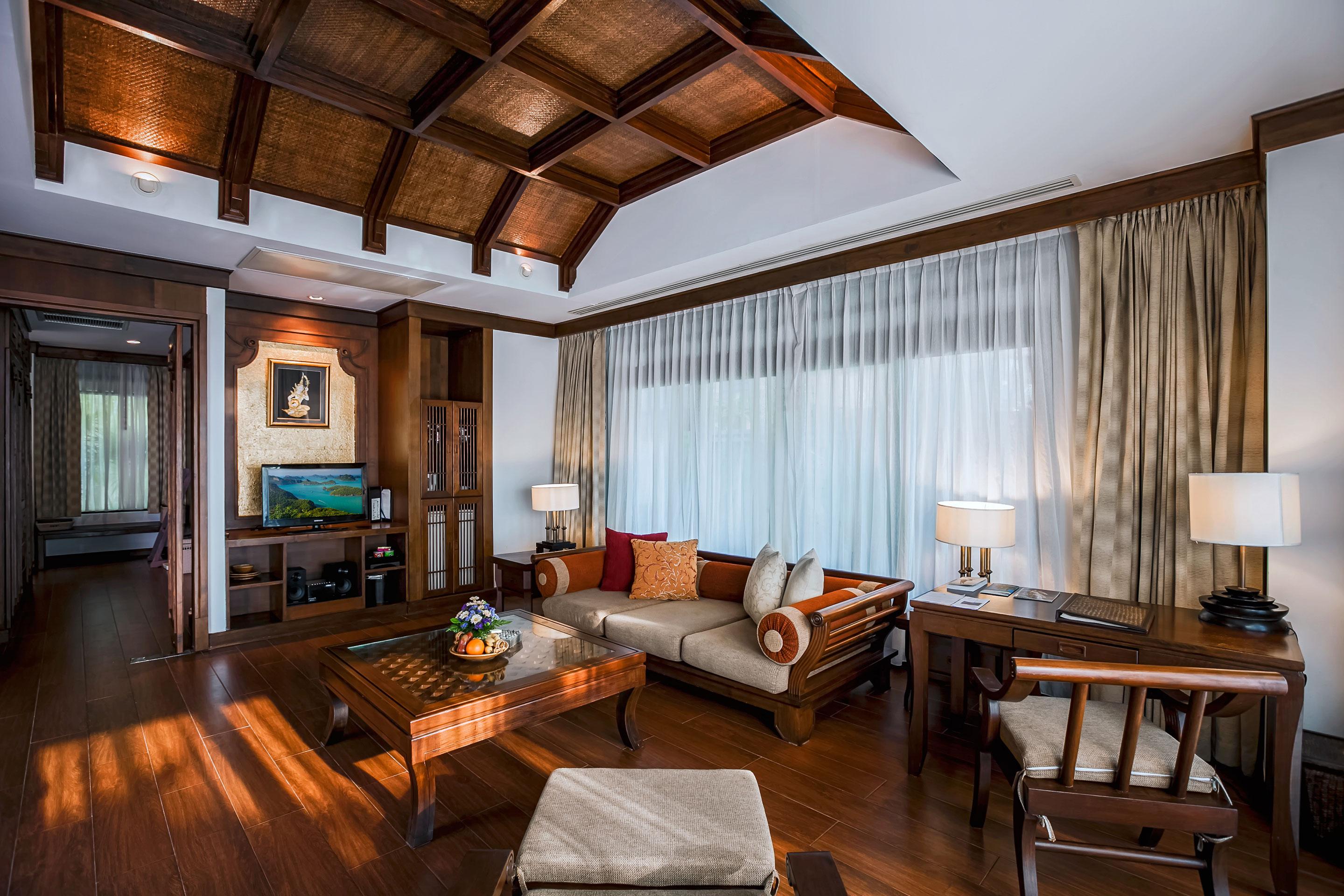 Beachfront Pool Villa Suites