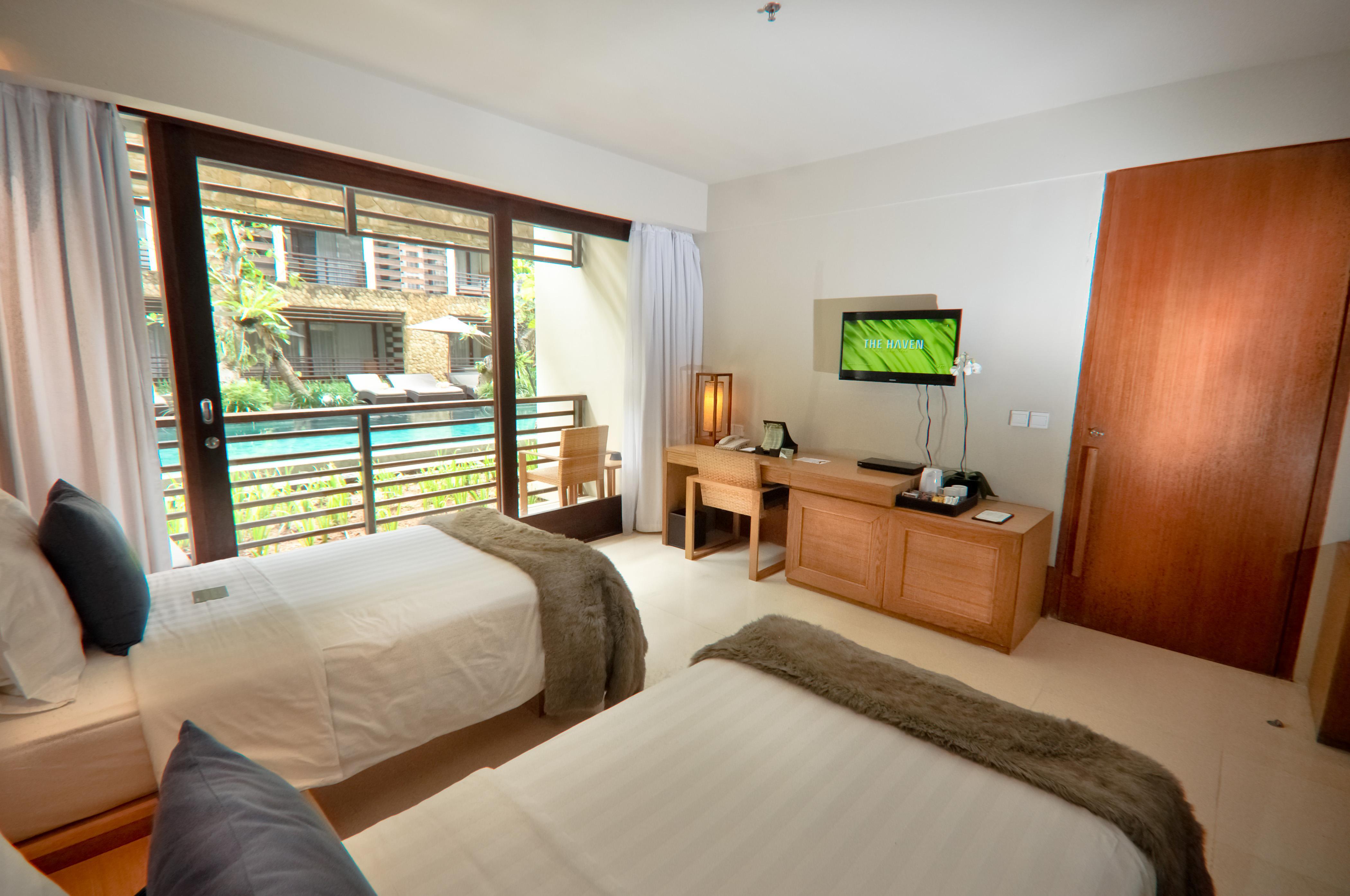 2-Bedroom Suite Pool View with Balcony,1541399755:JPEG