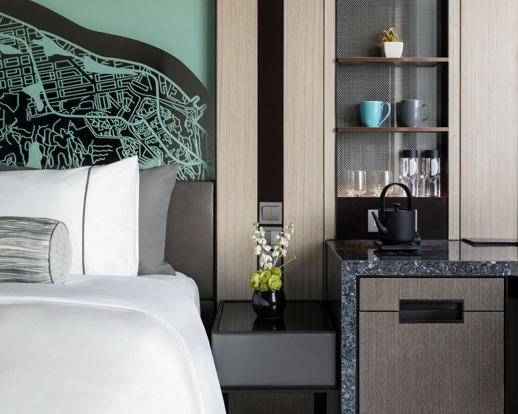 Deluxe Twin Room with Harbour View,1283106070:JPEG