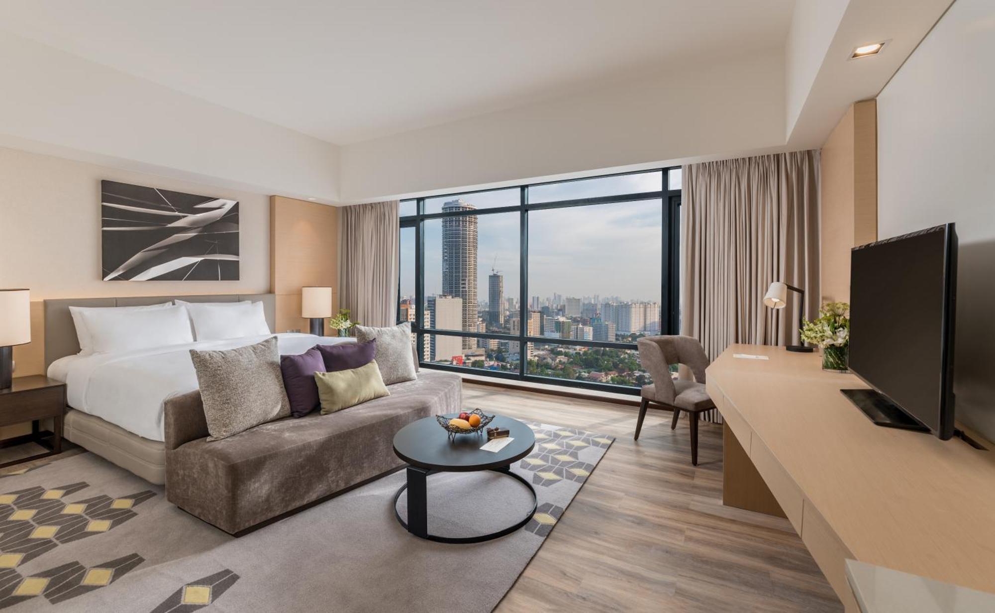 1 King Bed, Large Room with Lounge Access,1456909846:JPEG