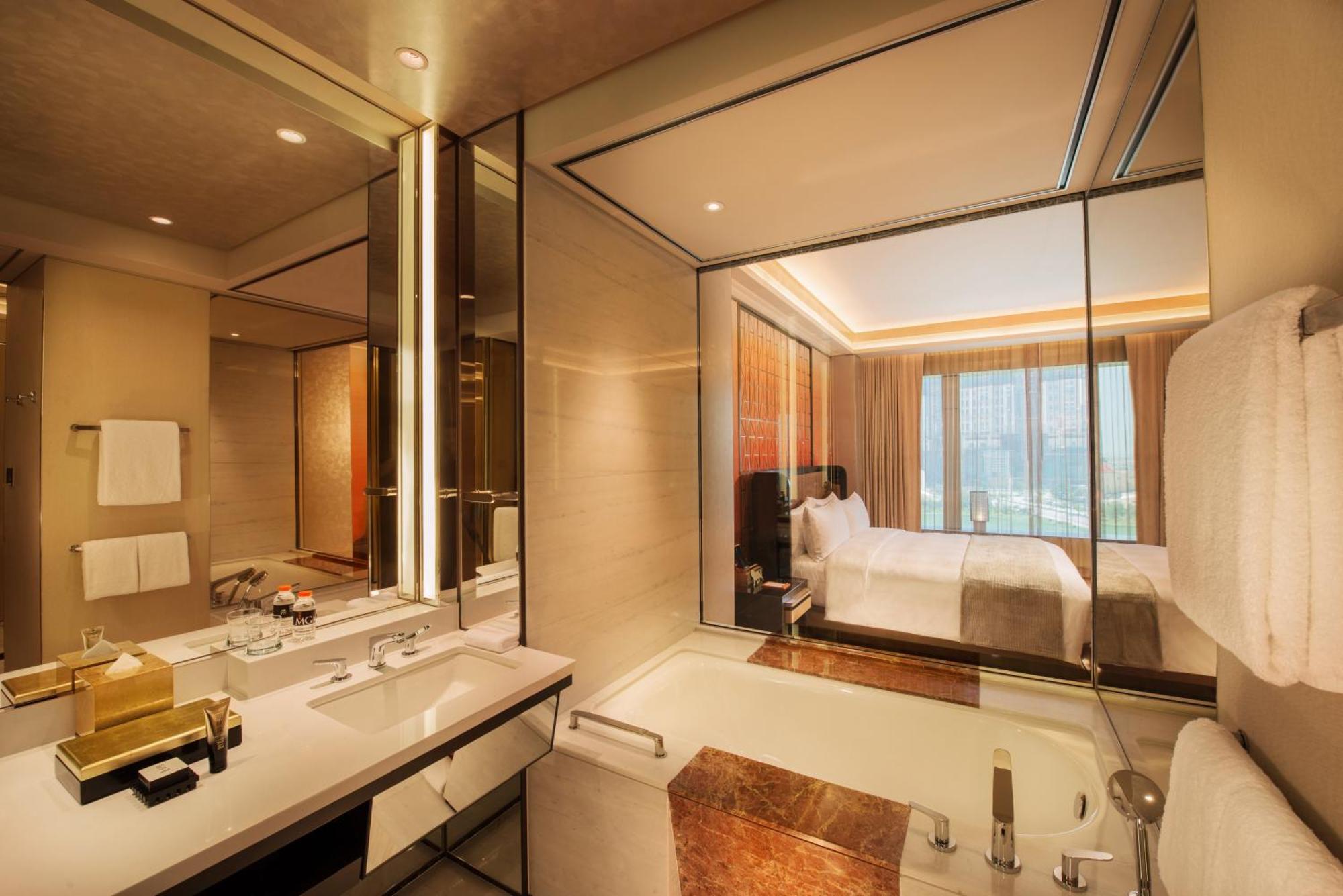 Resort King Premier View Room