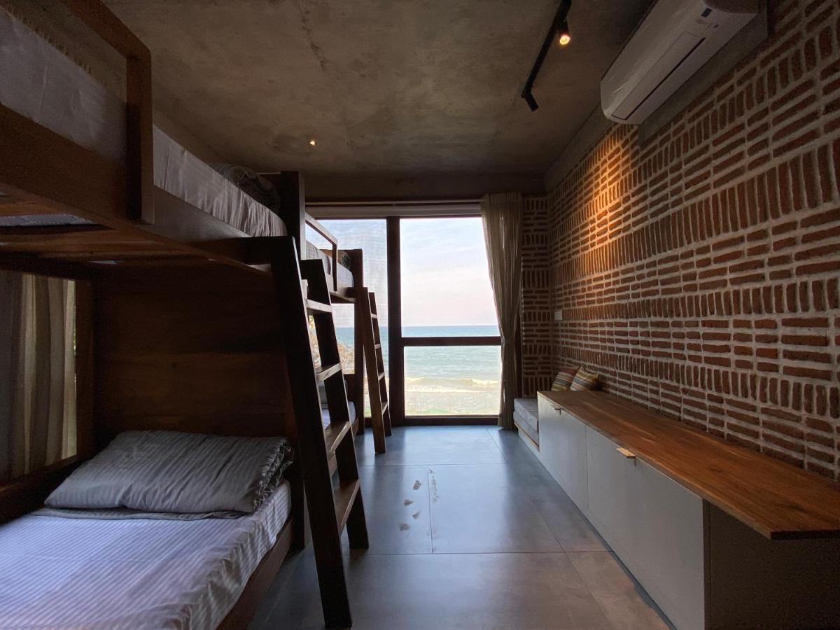 8 bed dorm