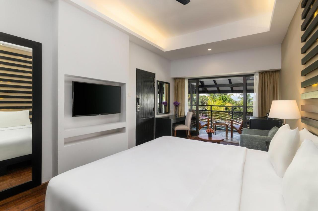 Ocean Facing Superior Room with 25% Discount for Wellness Treatment and 15% off from F&B