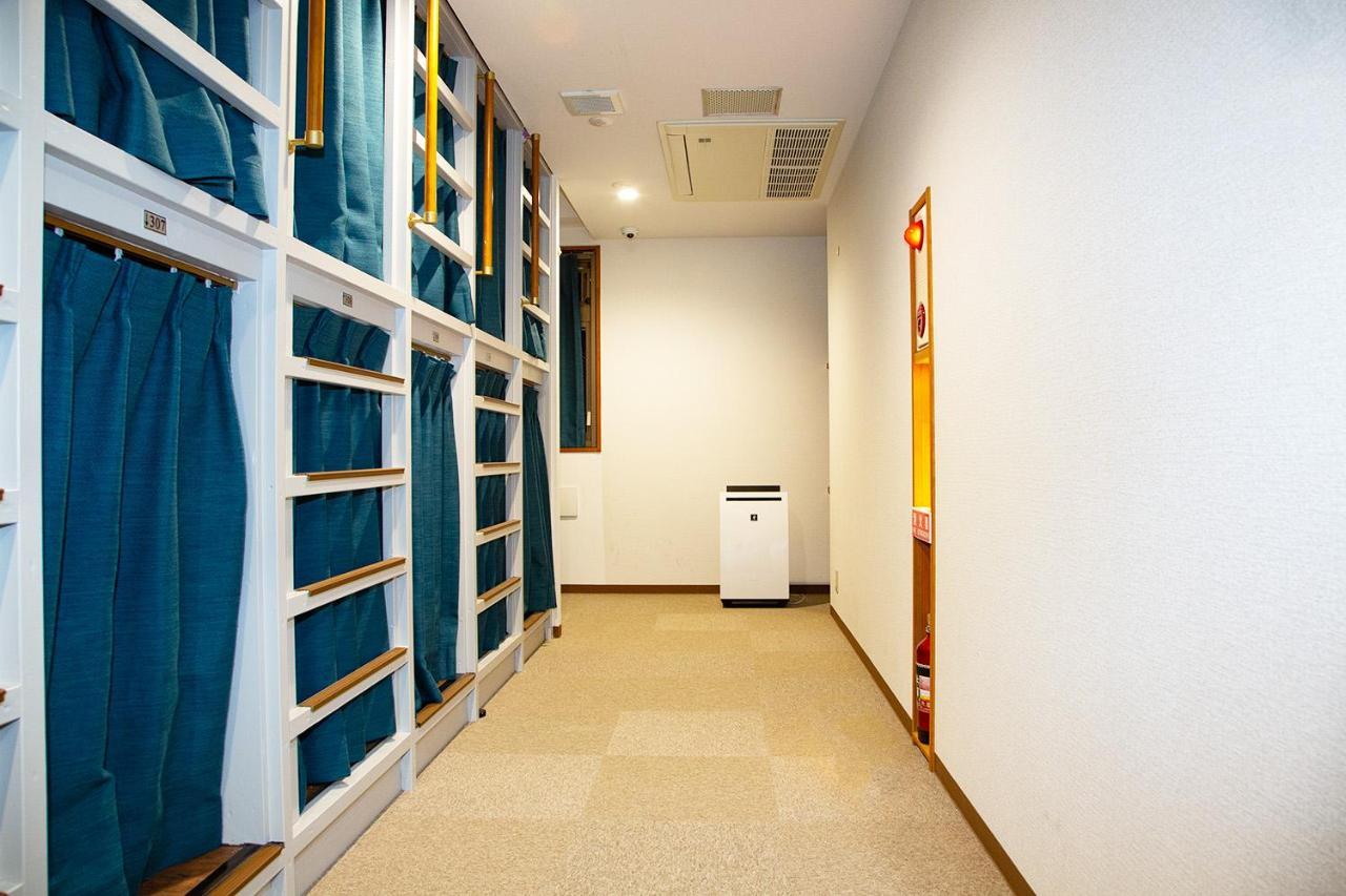 Single Bed 10-Bed Dormitory Room