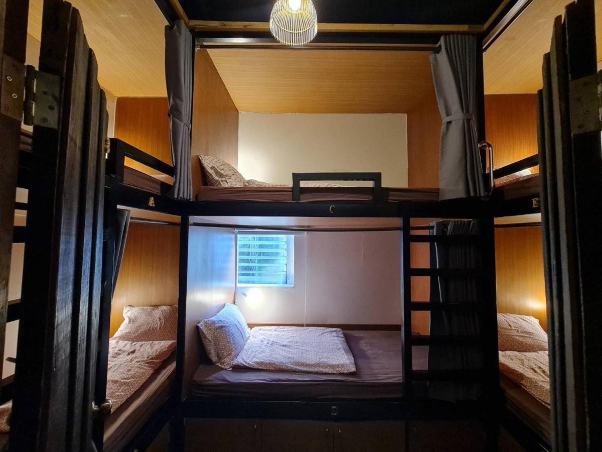Bed in een Gemengde Slaapzaal met 6 Bedden