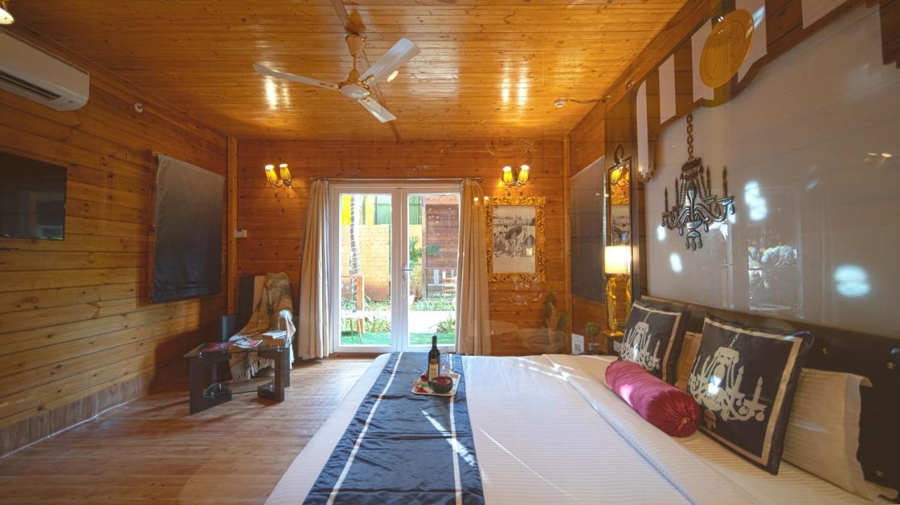 Grand Swiss Wooden Cottage,1352142778:JPEG