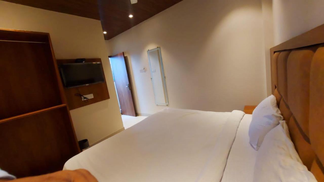 Deluxe Triple Room,1361662229:JPEG