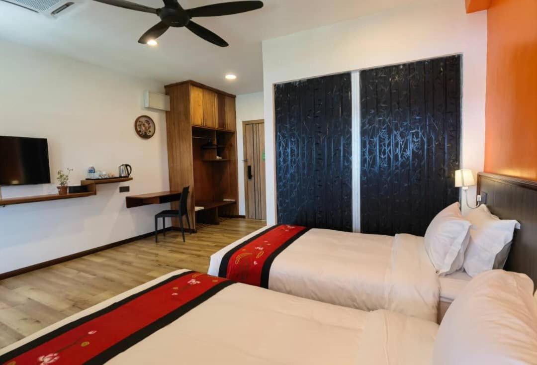 Twin Room with Balcony