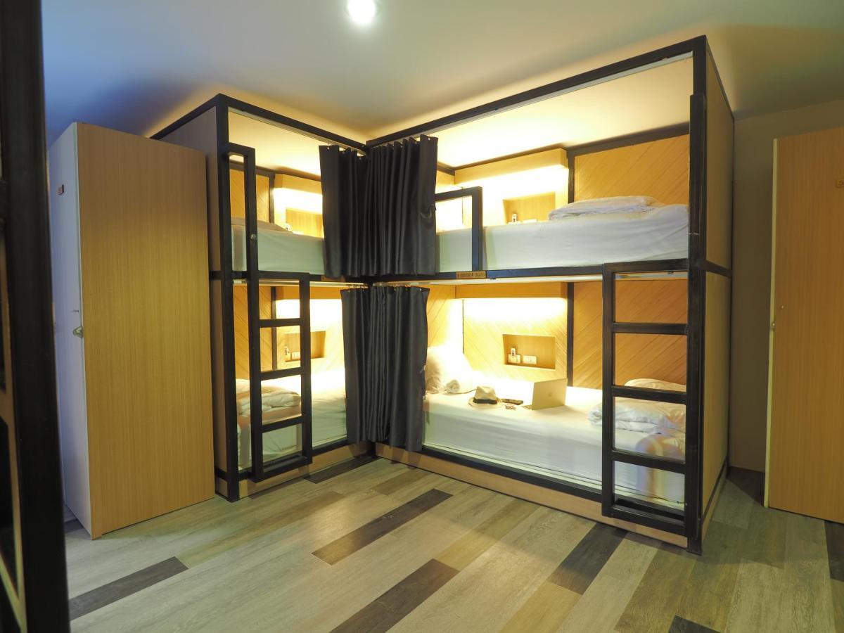 Bed in 8 Bed Mixed Dormitory Room,1369864679:JPEG