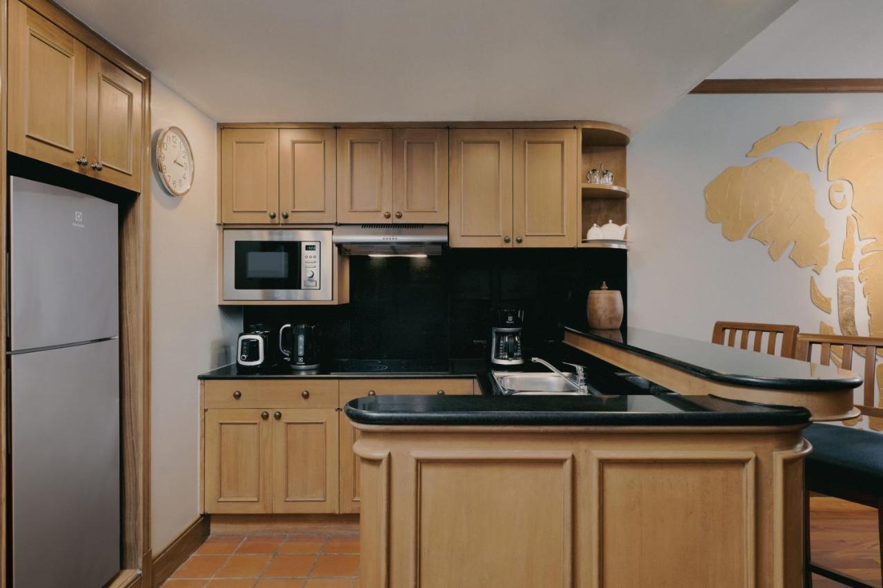 Two-Bedroom Apartment with Balcony and Garden View,1373368517:JPEG