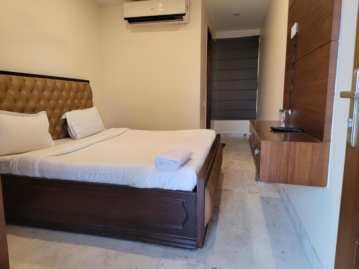 Deluxe Double Room,1583167060:JPEG