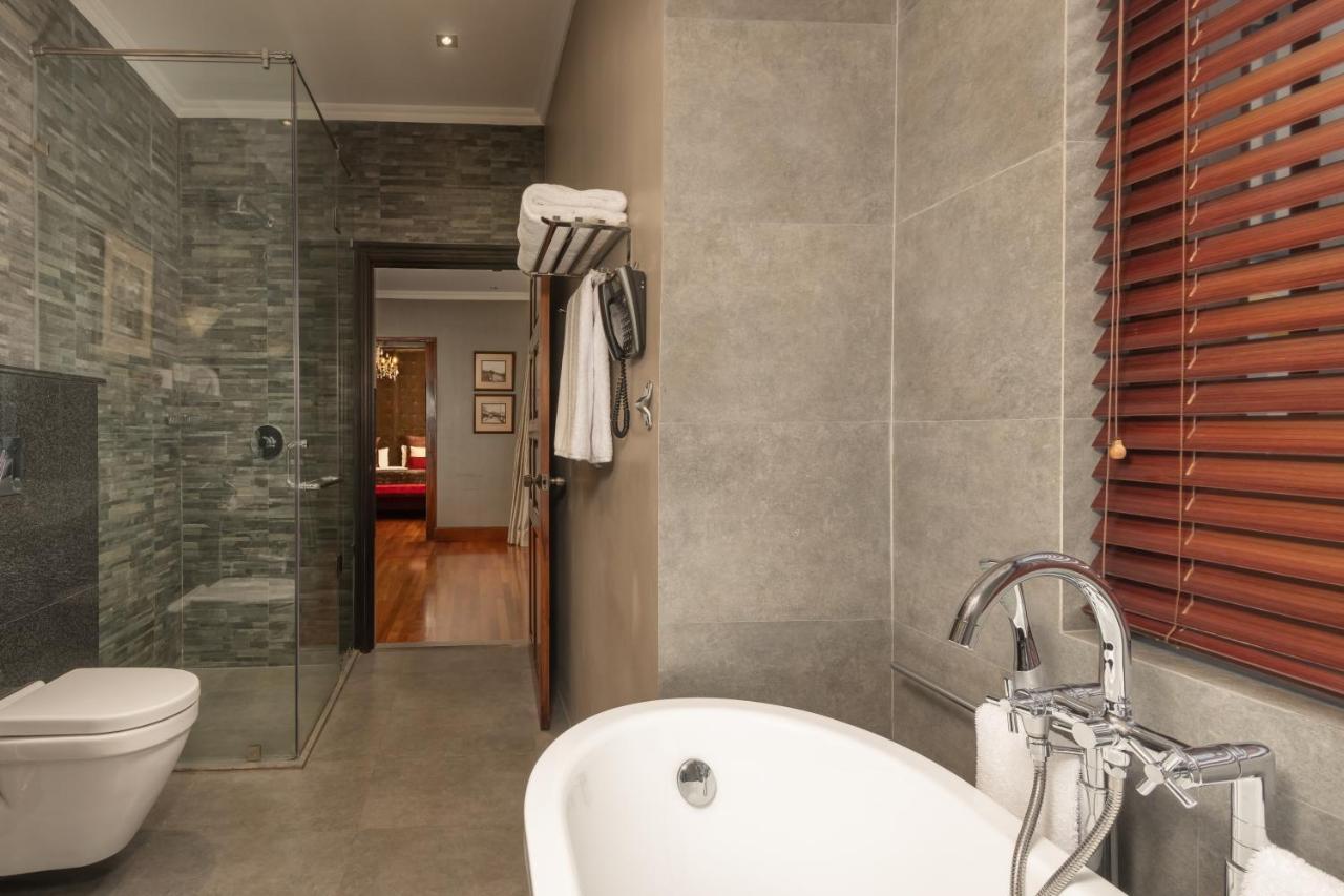 Queen Elizabeth Suite,1619174740:JPEG