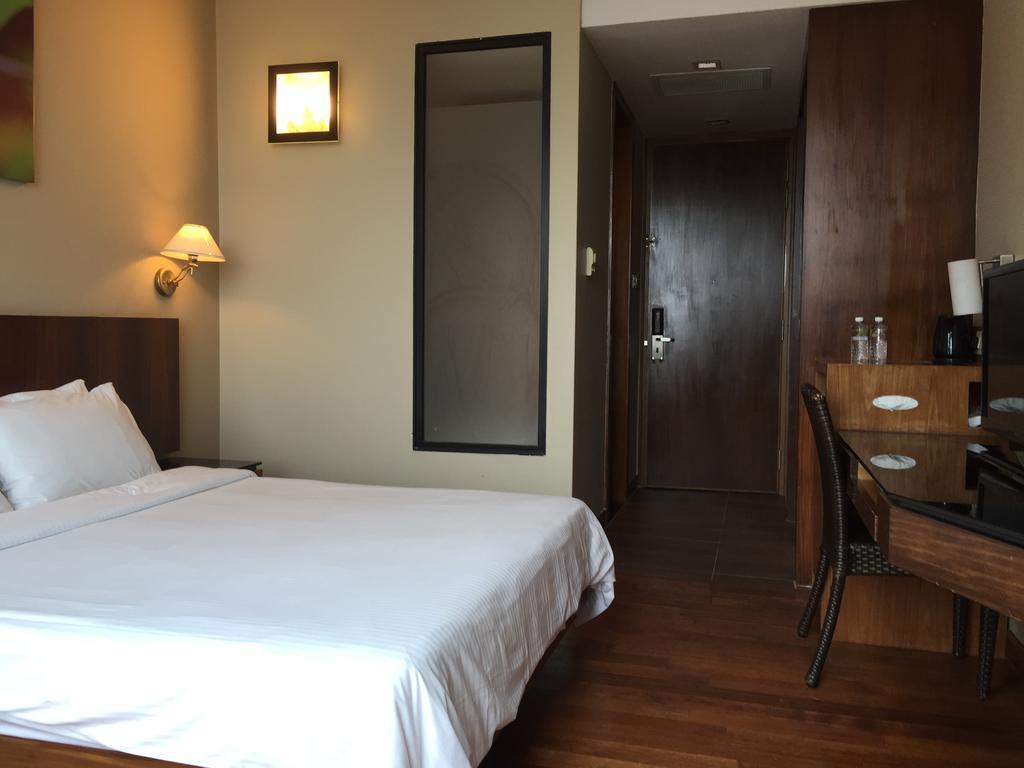 Deluxe Adjoining Room,332447716:JPEG