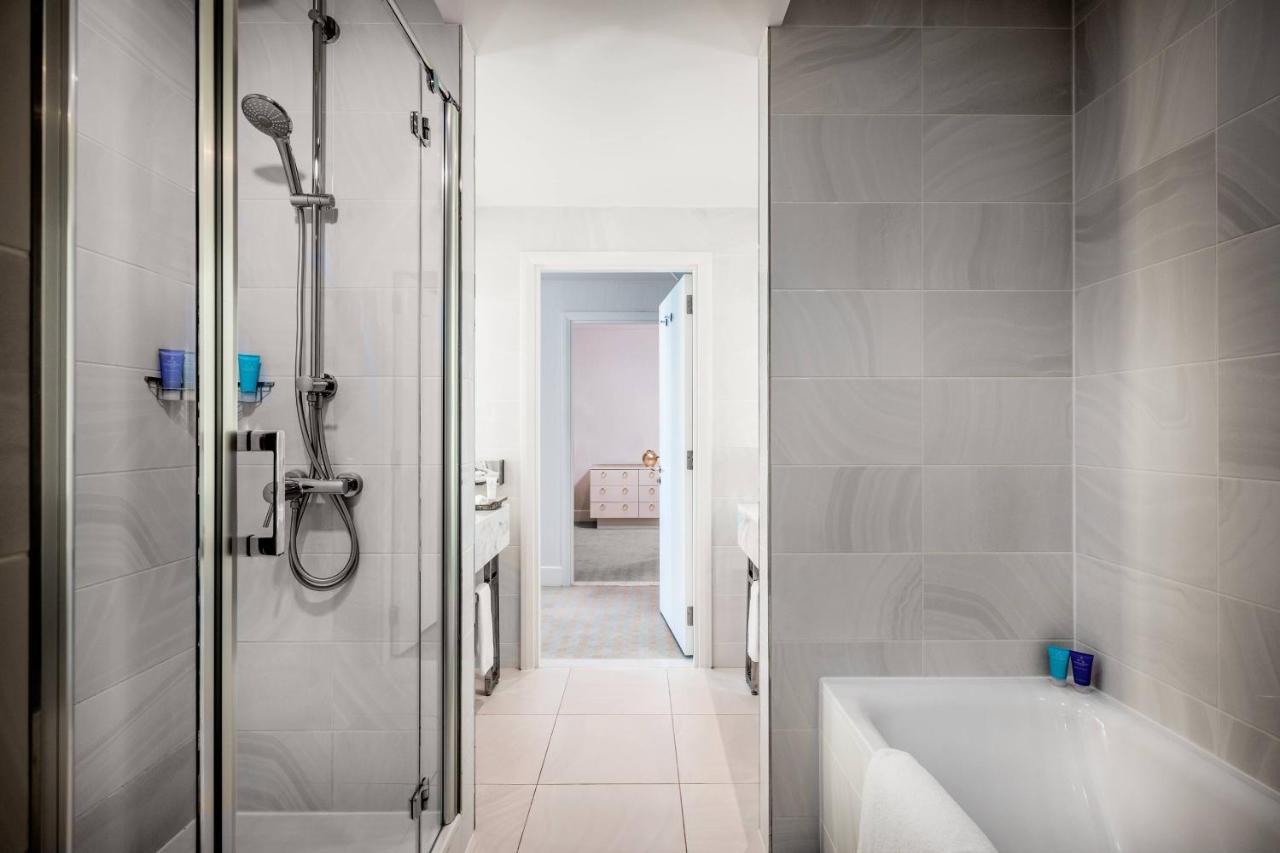 One-Bedroom Larger King Suite with Terrace, Sea View, and Top Floor,1563362269:JPEG