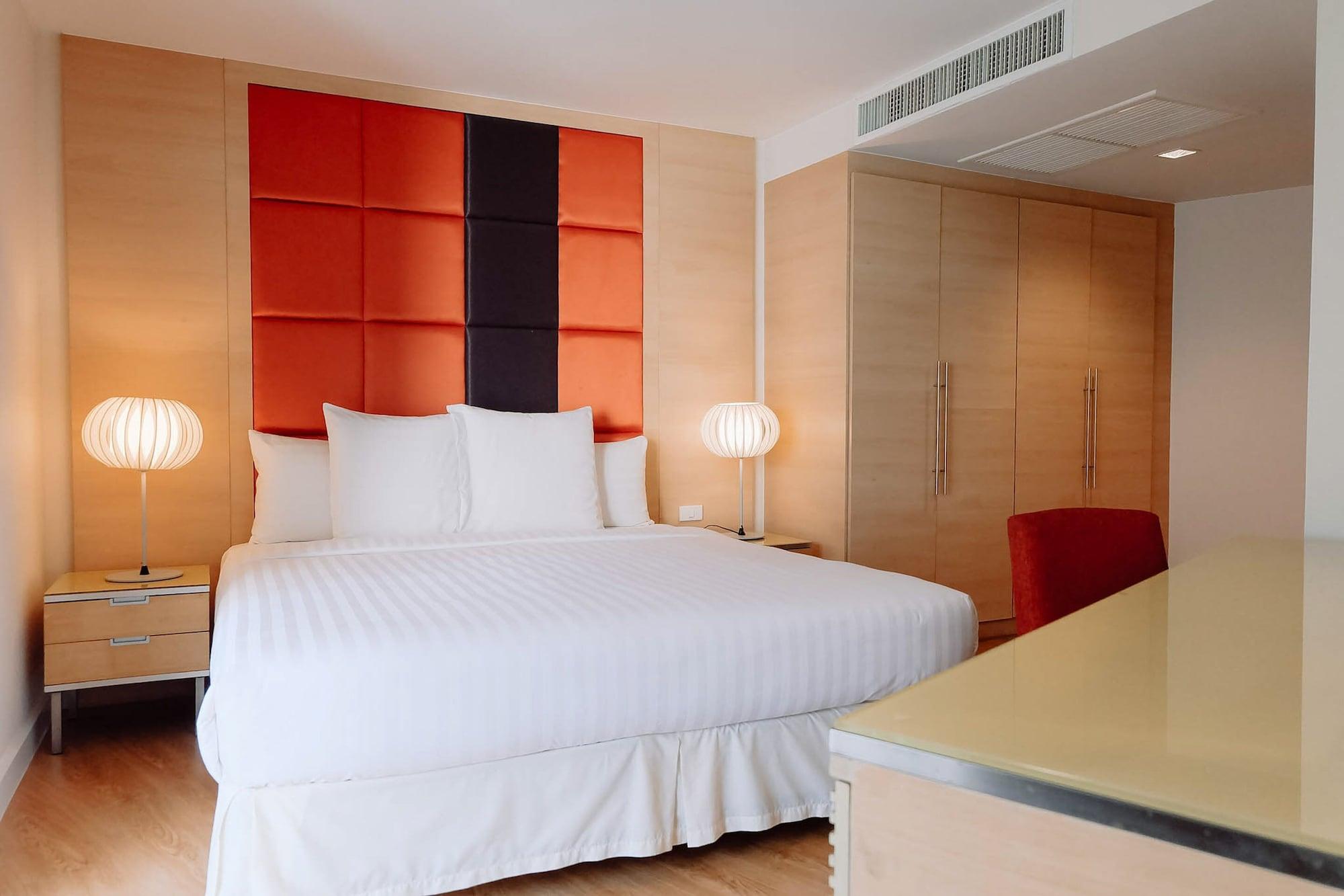 Two-Bedroom Apartment,1433148523:JPEG