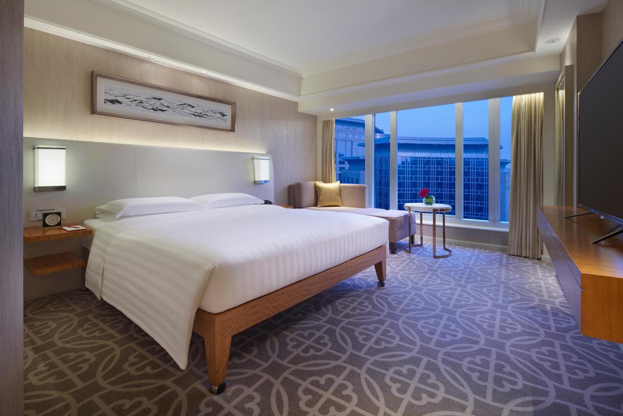 1 King Bed