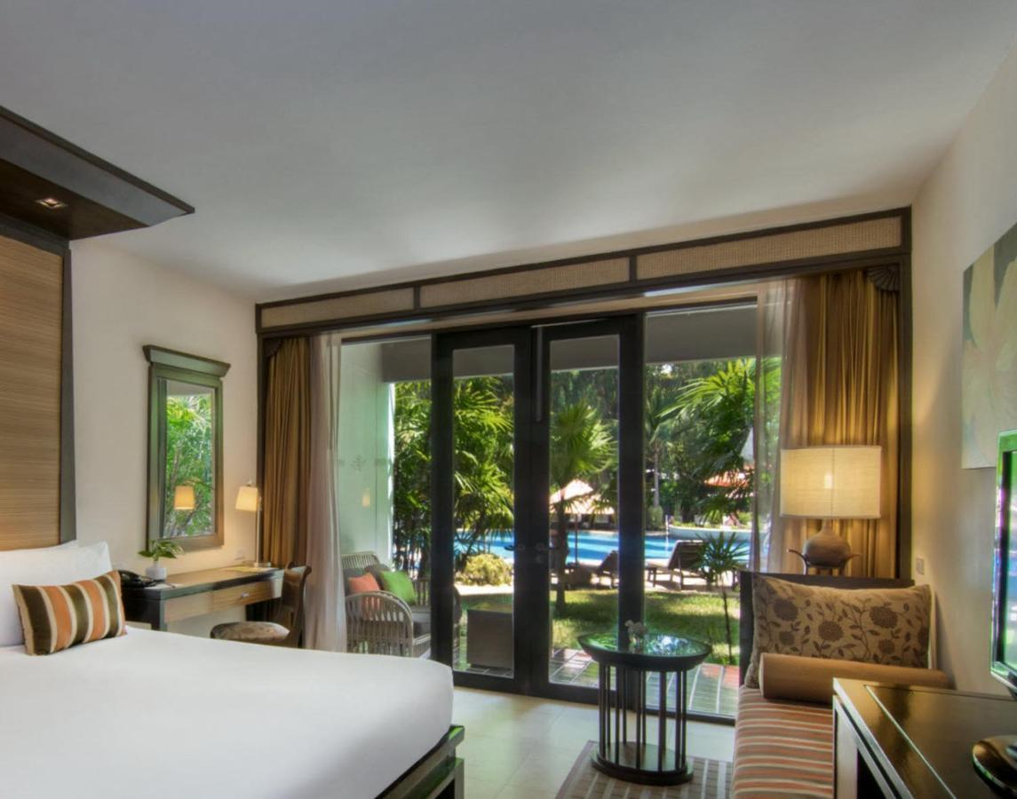 Tropical Deluxe Poolside Twin Bed,1614777779:JPEG
