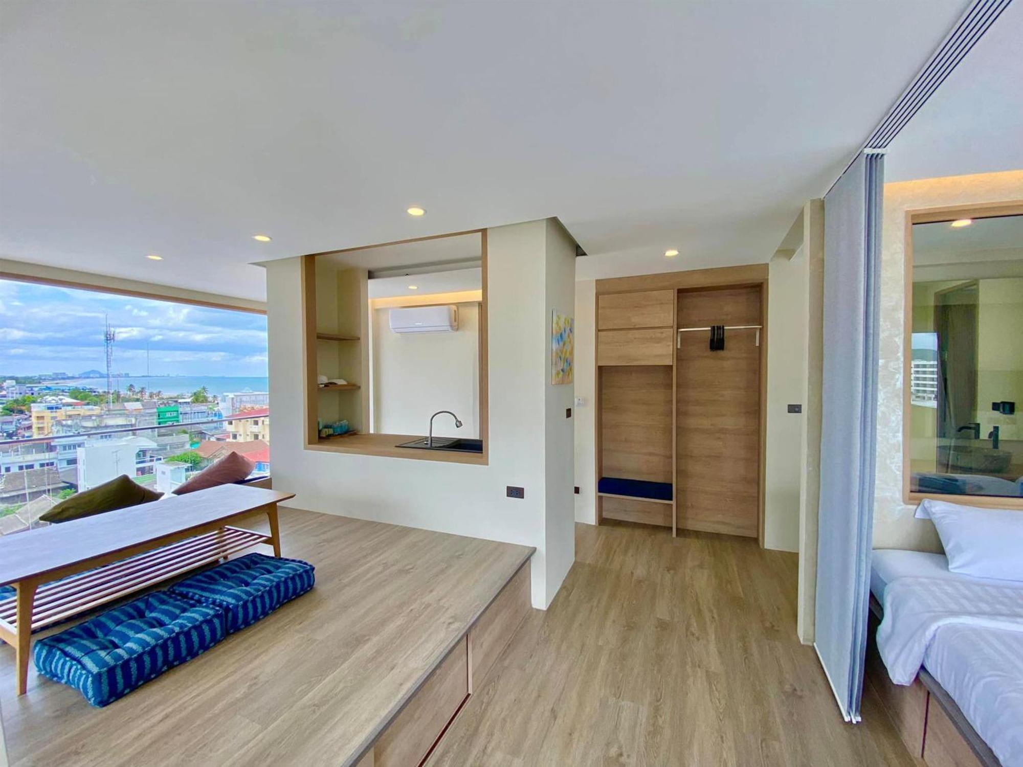 Family Room with Sea View,1498915408:JPEG