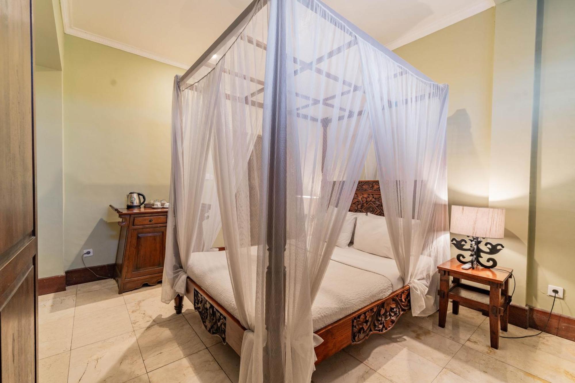 Family Room with Fan,1499255881:JPEG