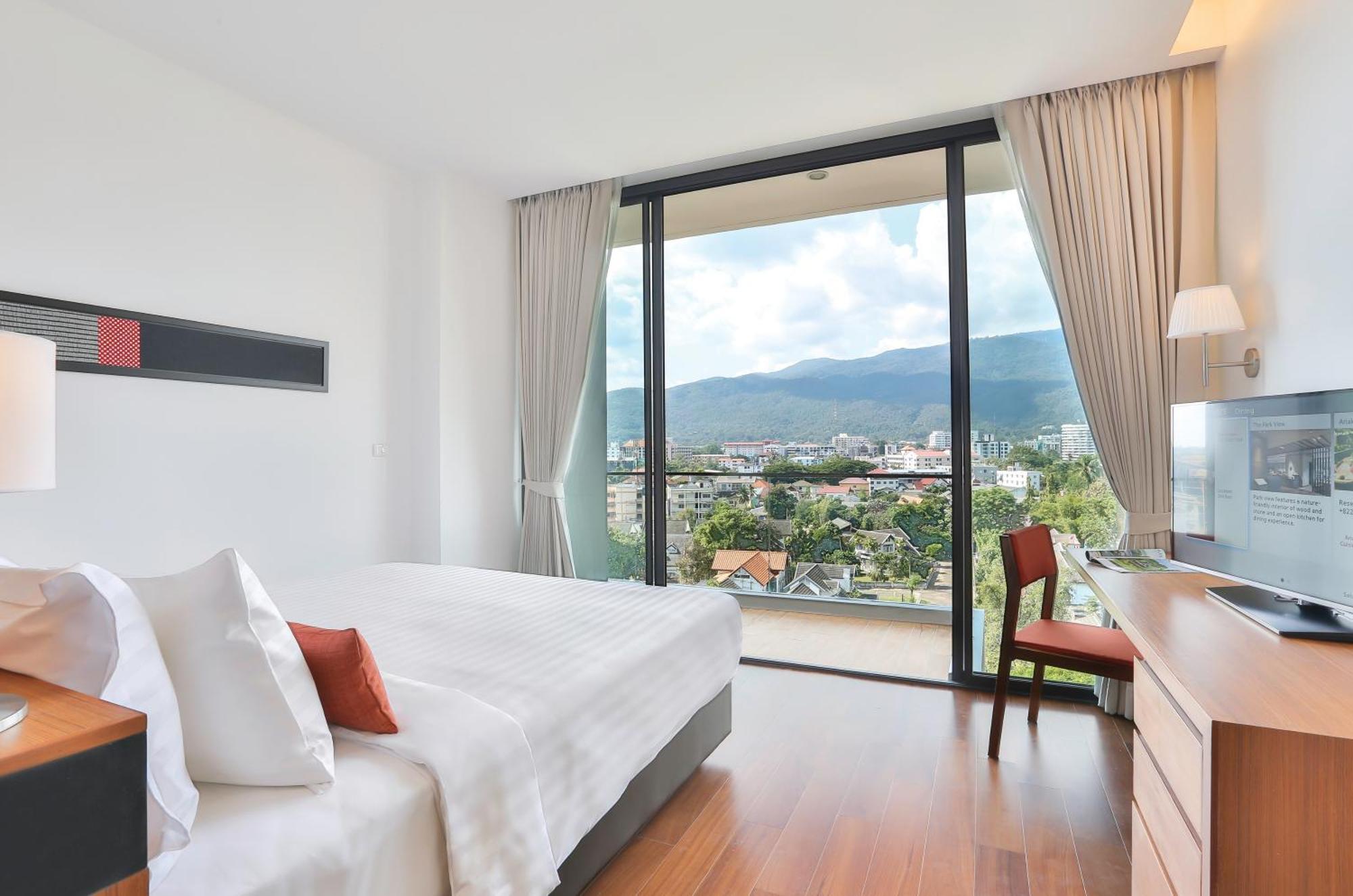 Deluxe Mountain View with Bathtub,1520343475:JPEG