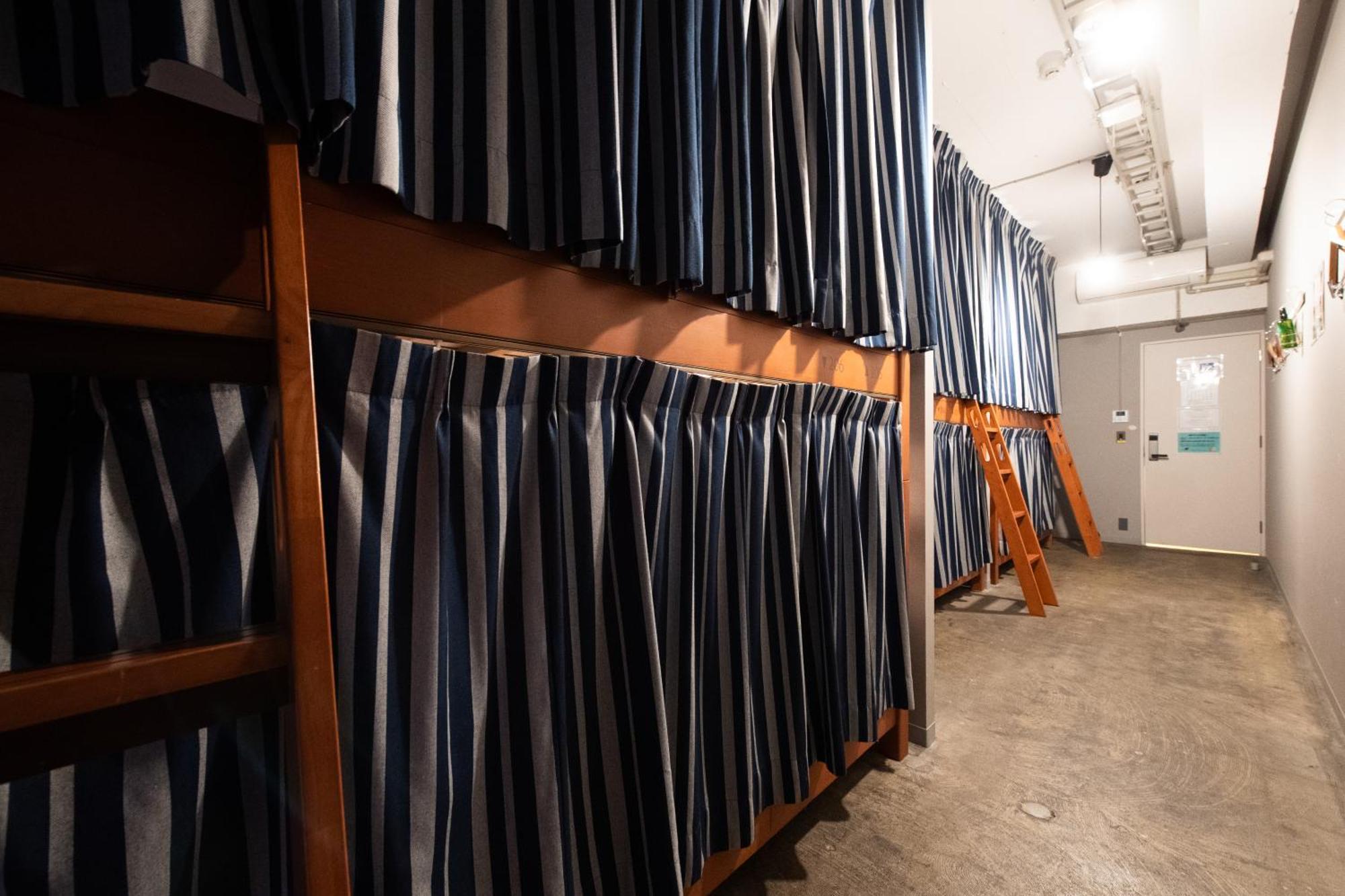 Bed 6-Bed Male Dormitory Room