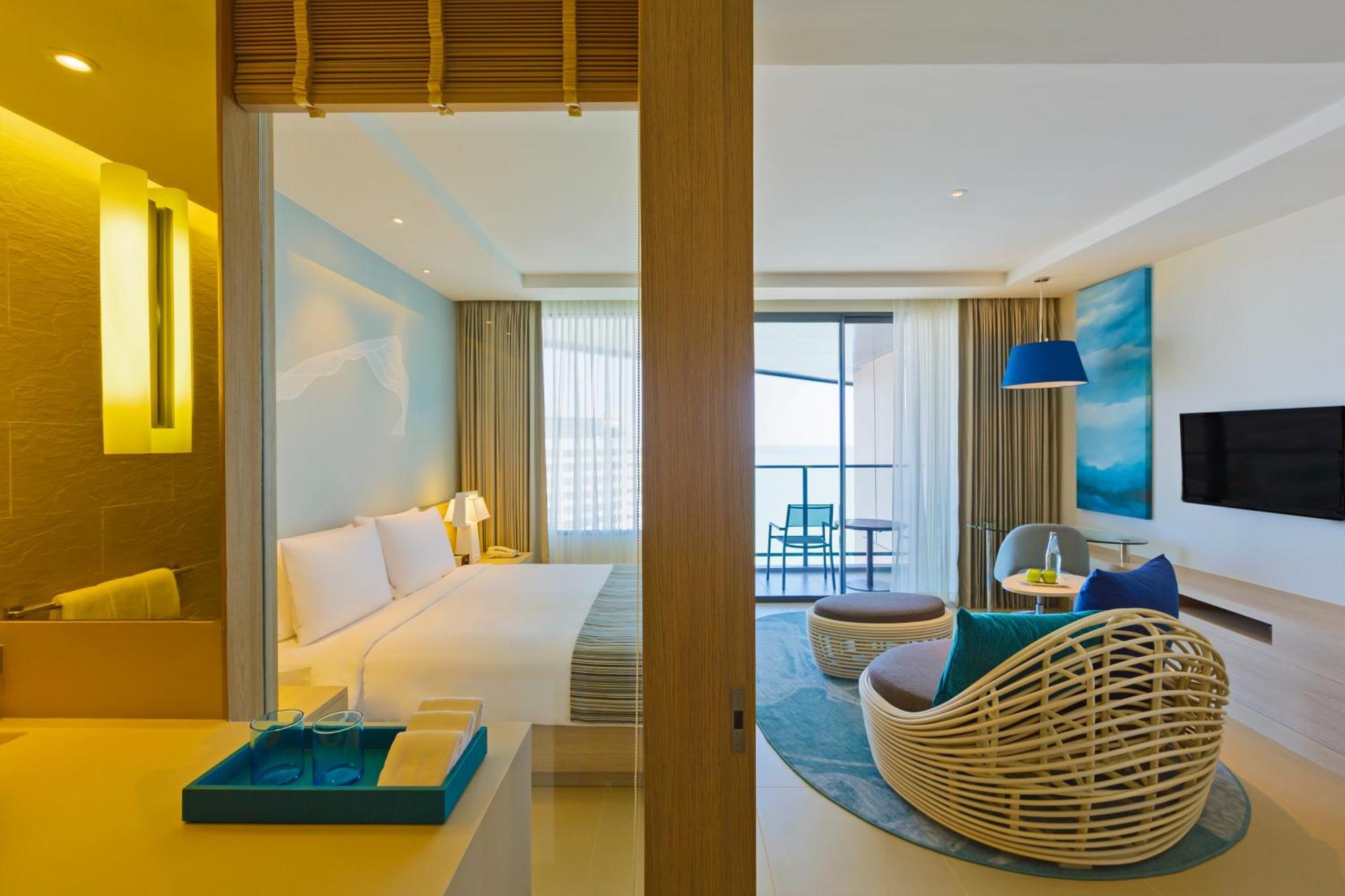Standard King Room with Club Access - Executive Tower,1609720220:JPEG