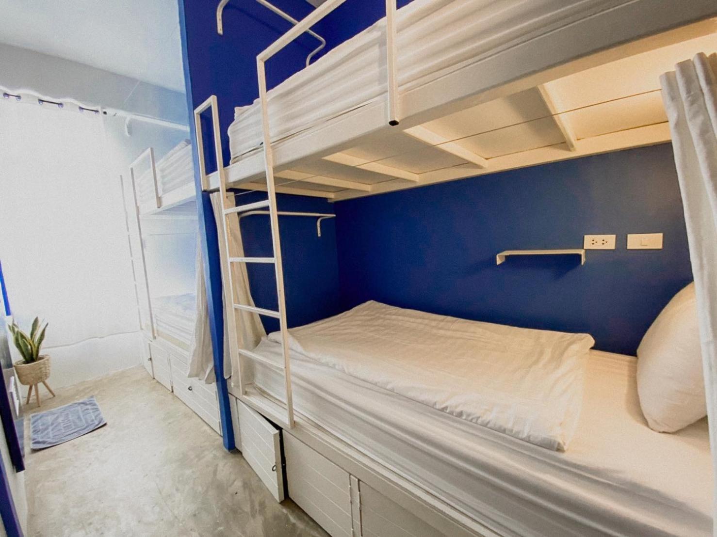Etagenbett im gemischten Schlafsaal