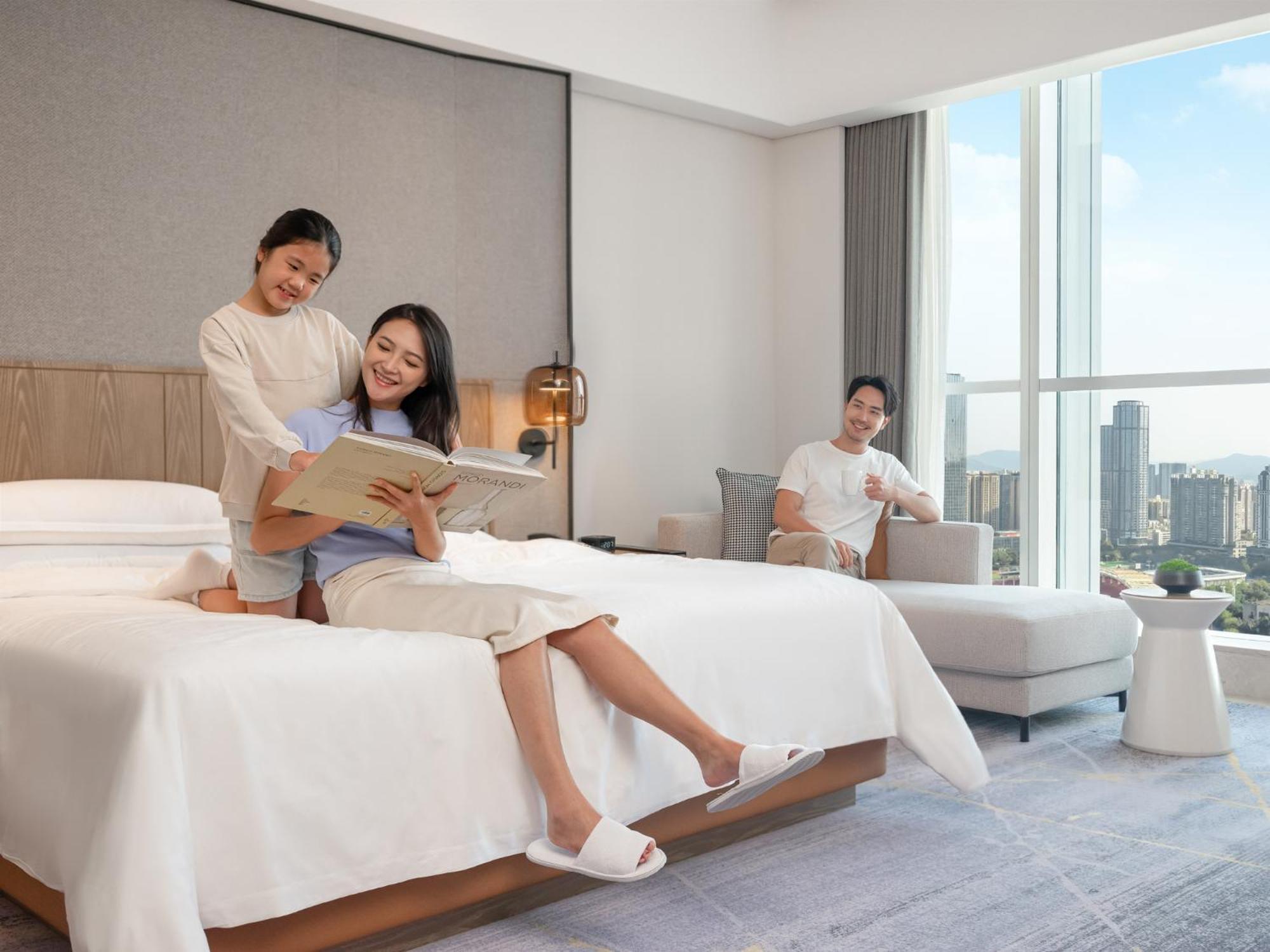 Premier Deluxe, Guest room, 1 King, TianHe Stadium view,1537839373:JPEG