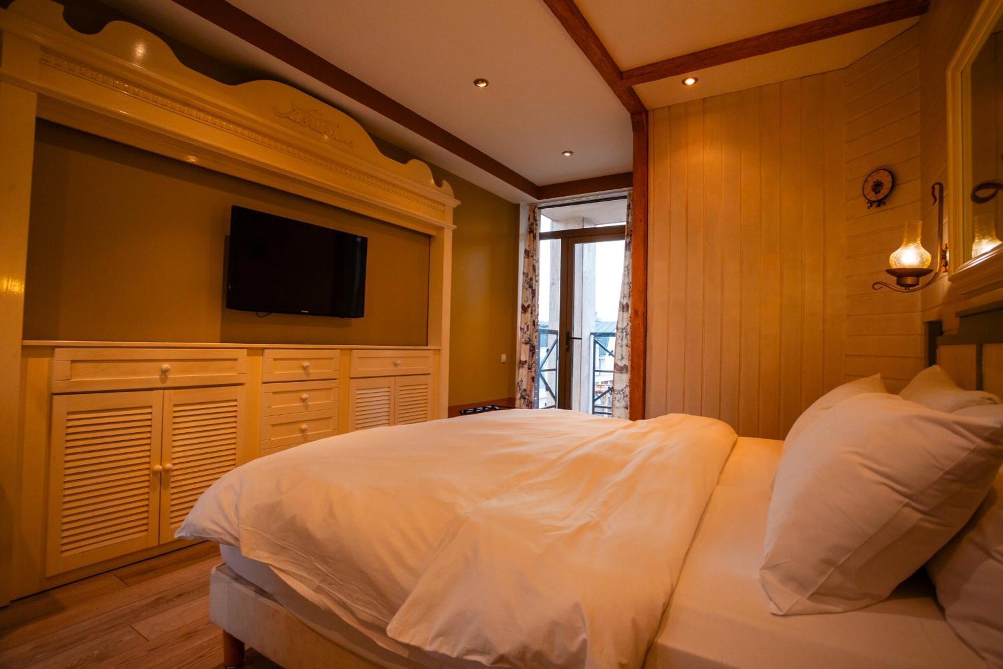 Deluxe Double Room,1540233133:JPEG