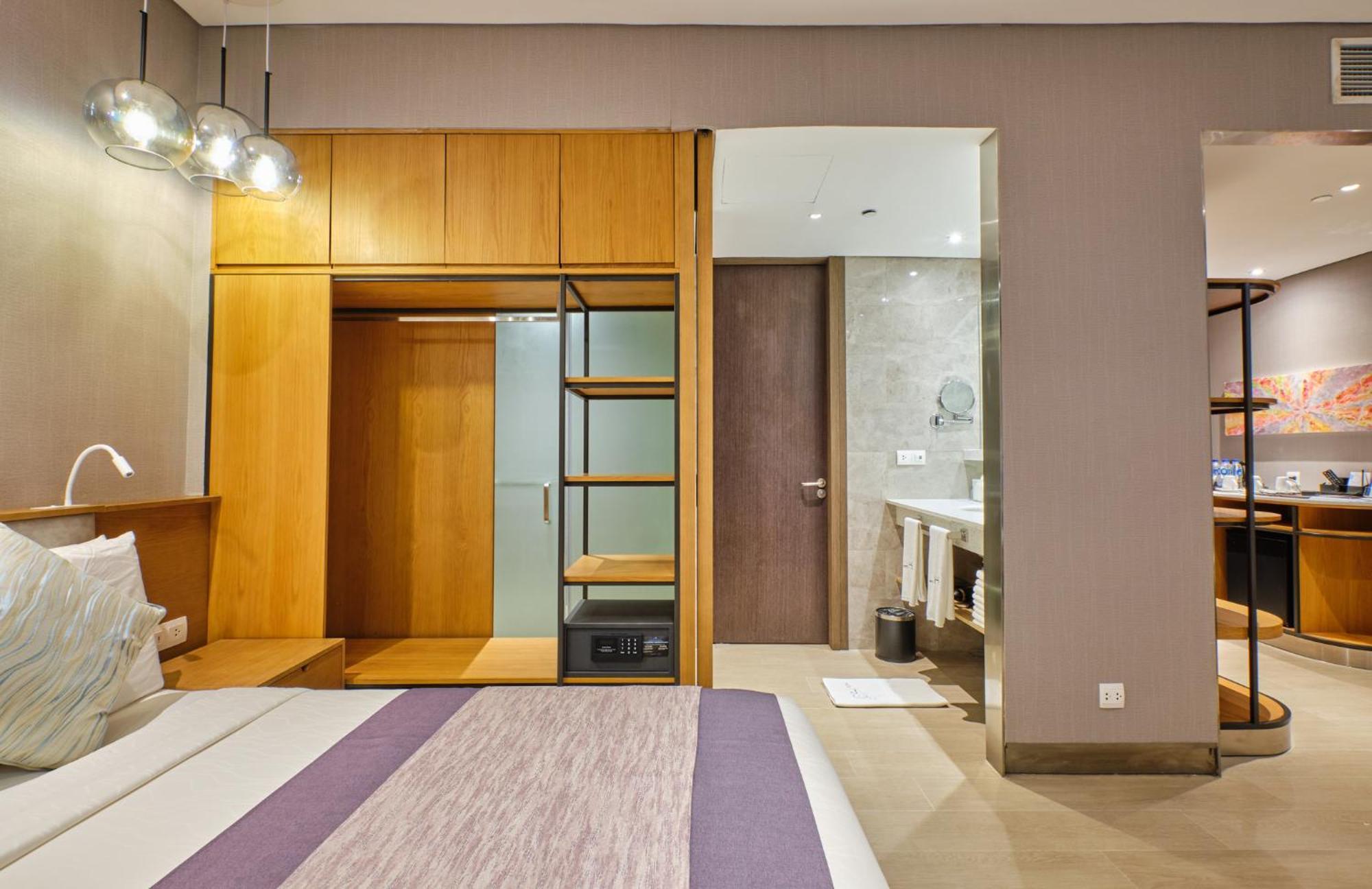 Family Studio,1543302202:JPEG