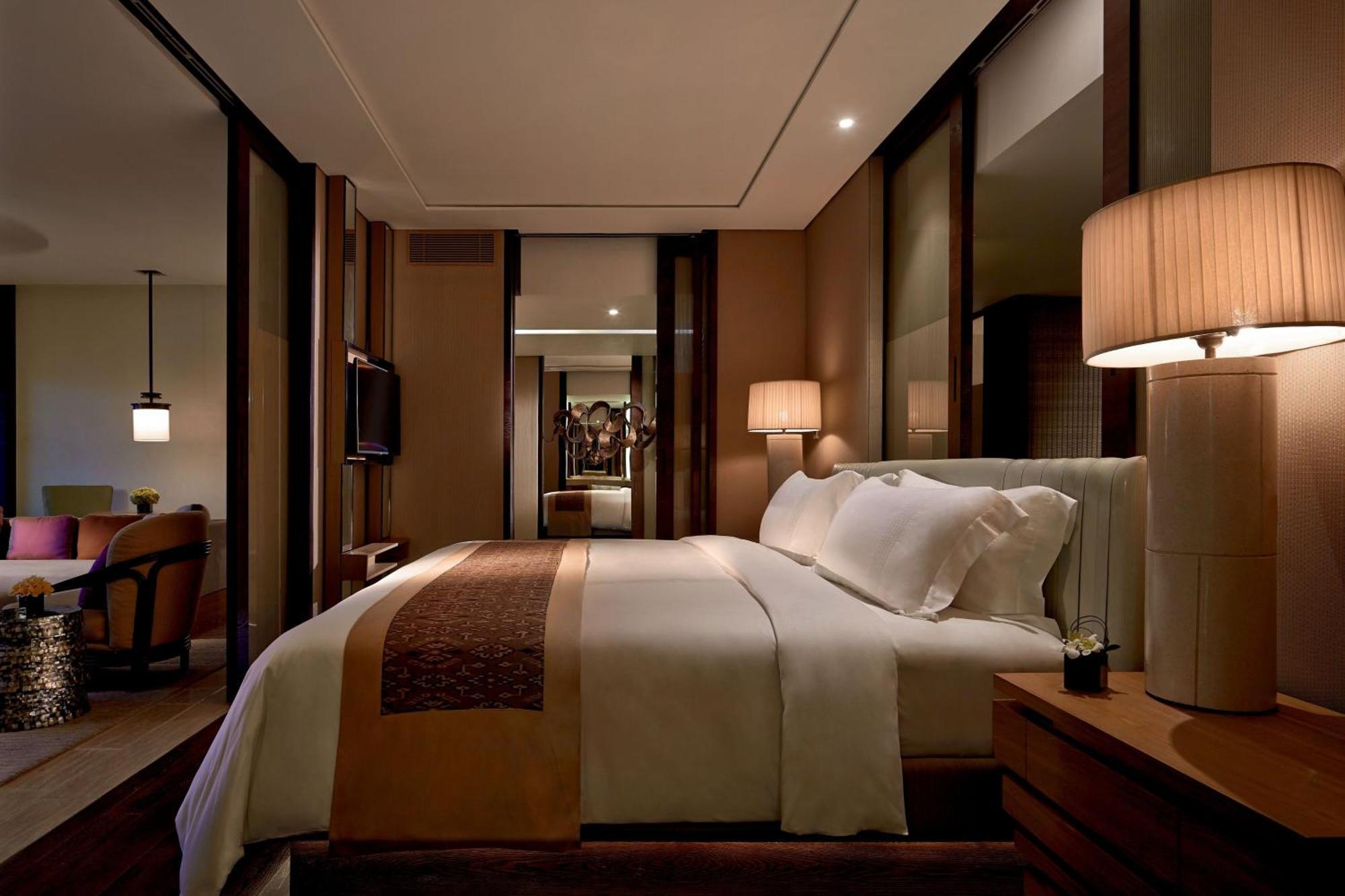 Ritz-Carlton Suite Daily Resort Activity,1357489712:JPEG