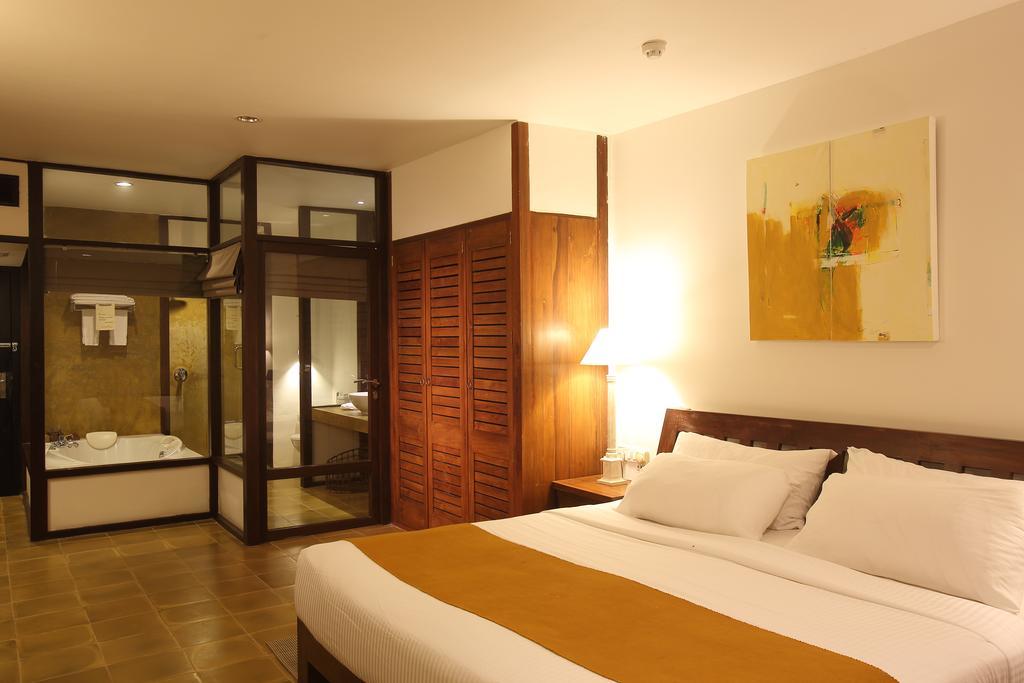 Deluxe Double Room with Sea View - 15% off at Center Point, Black Coral & 10% off at Seaside Social restaurants,154473251:JPEG