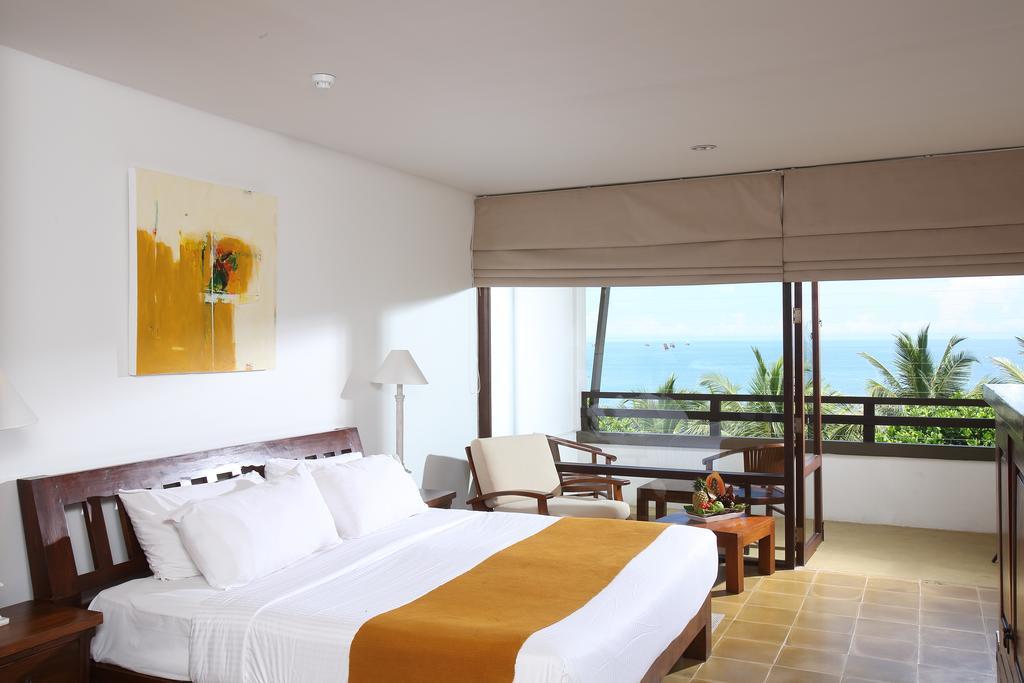 Deluxe Double Room Sea View at Center Point Black Coral & at Seaside Social restaurants